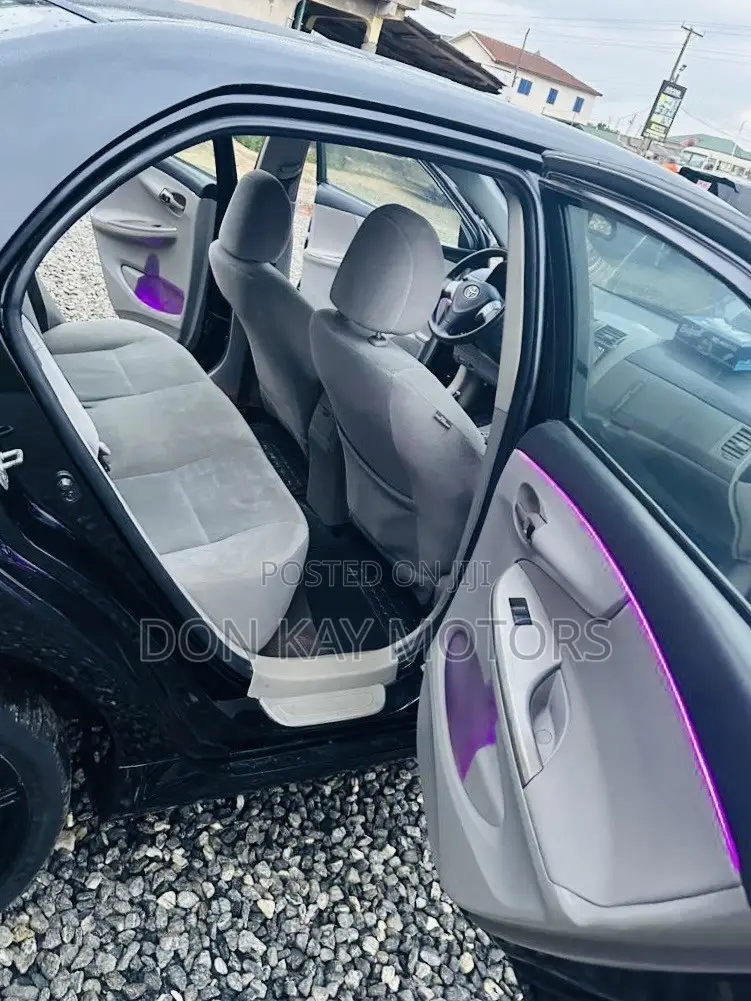Toyota Corolla L 4dr Sedan (1.8L 4cyl 5M) 2013 Black
