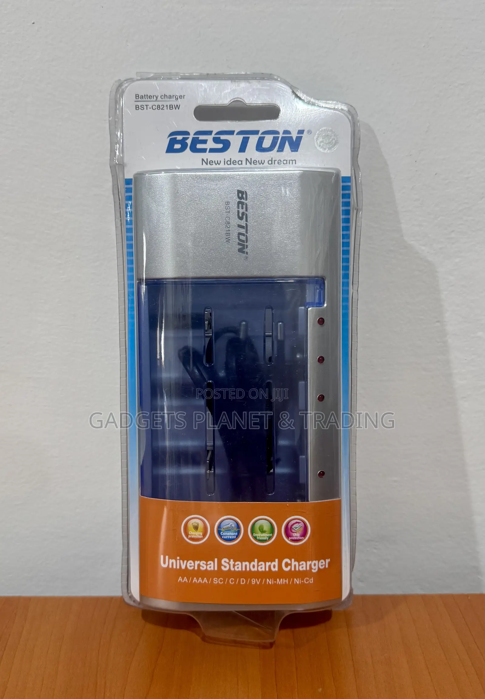 Beston AA-AAA-C-D-9V-SC Universal All Sizes Battery Charger BST-C821BW