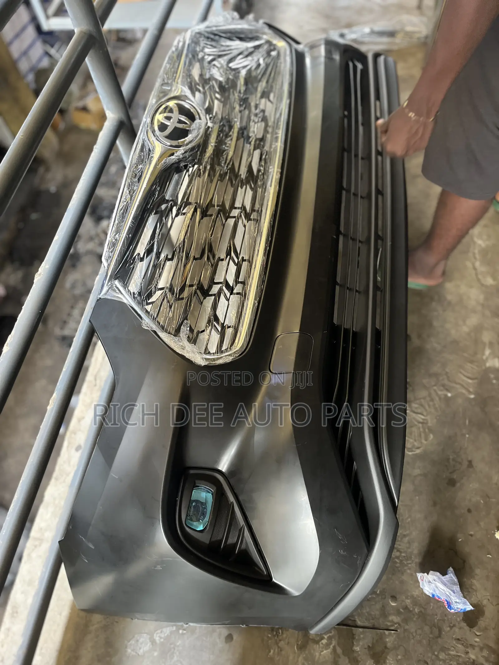 Toyota Highlander 2020, 2021, 2022, 2023 Front Bumper Complete