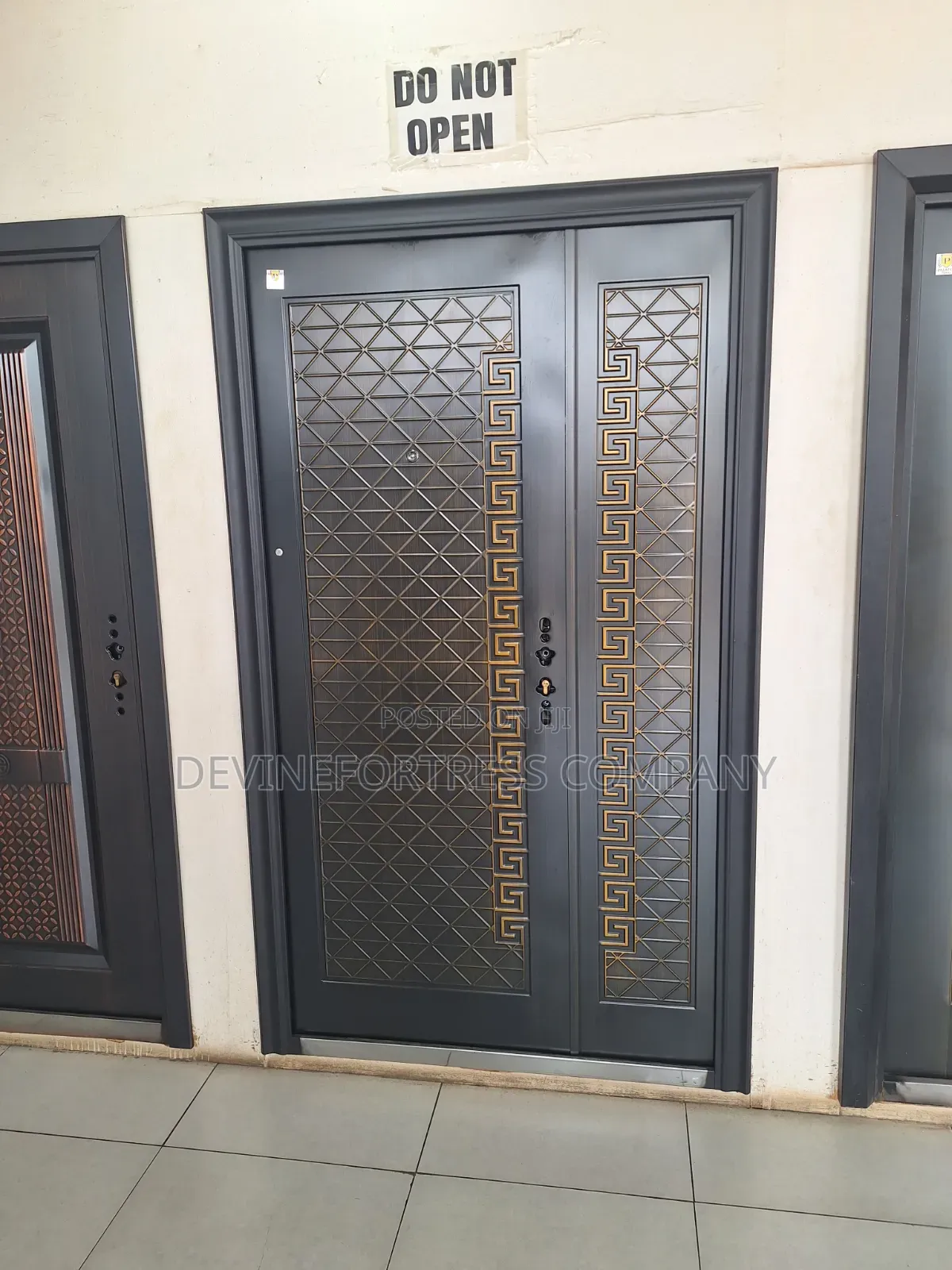 High Quality Sed Anti Rust Golden 11⁄2 Door