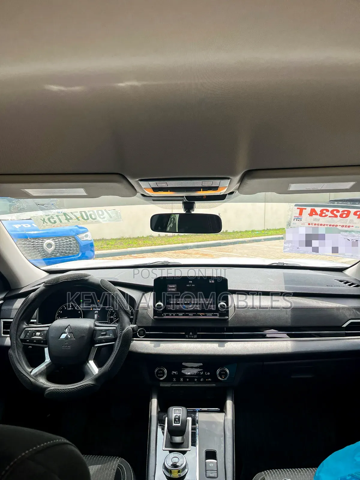 Mitsubishi Outlander 2022 White