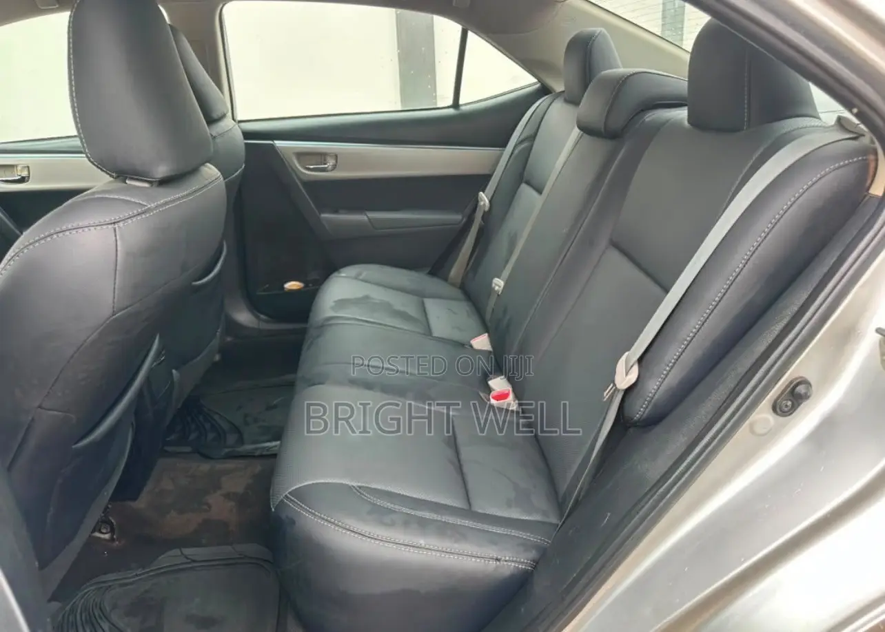 Toyota Corolla LE 4dr Sedan (1.8L 4cyl CVT) 2014 Gray