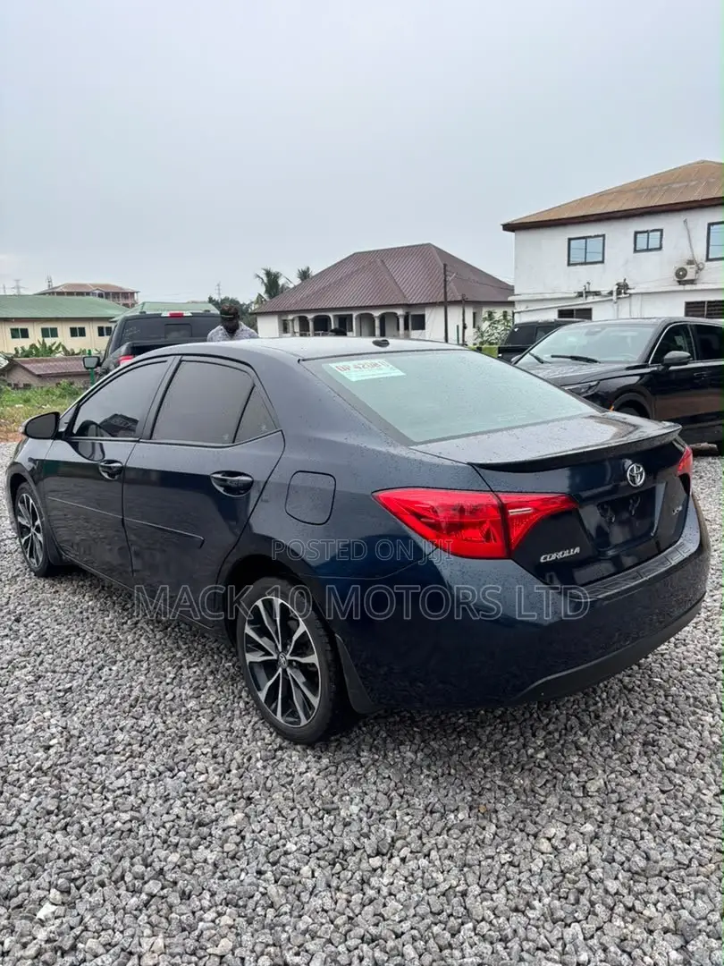Toyota Corolla XSE (1.8L 4cyl 2A) 2018 Blue