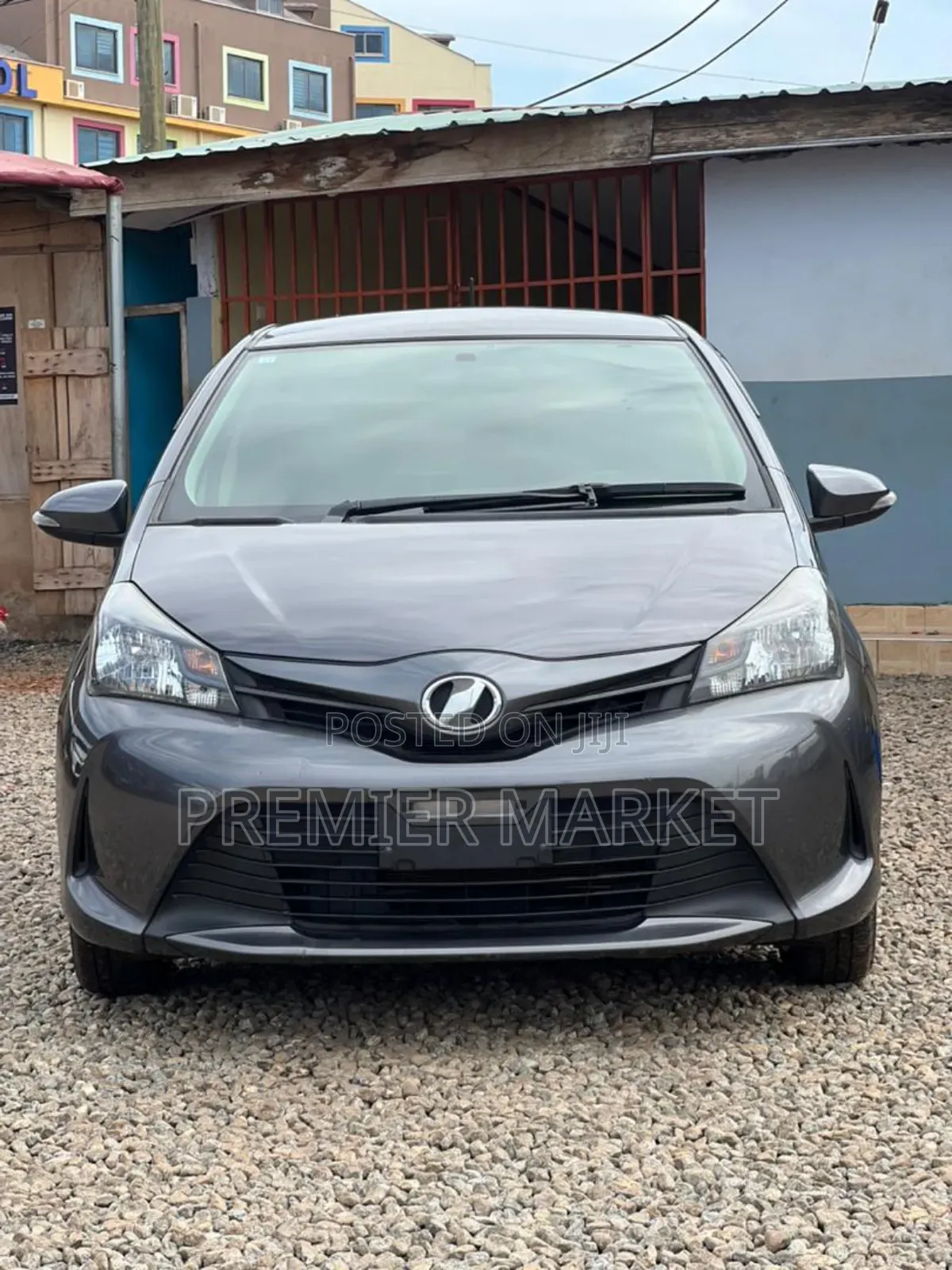 Toyota Vitz 1.3 FWD 5dr 2015 Gray