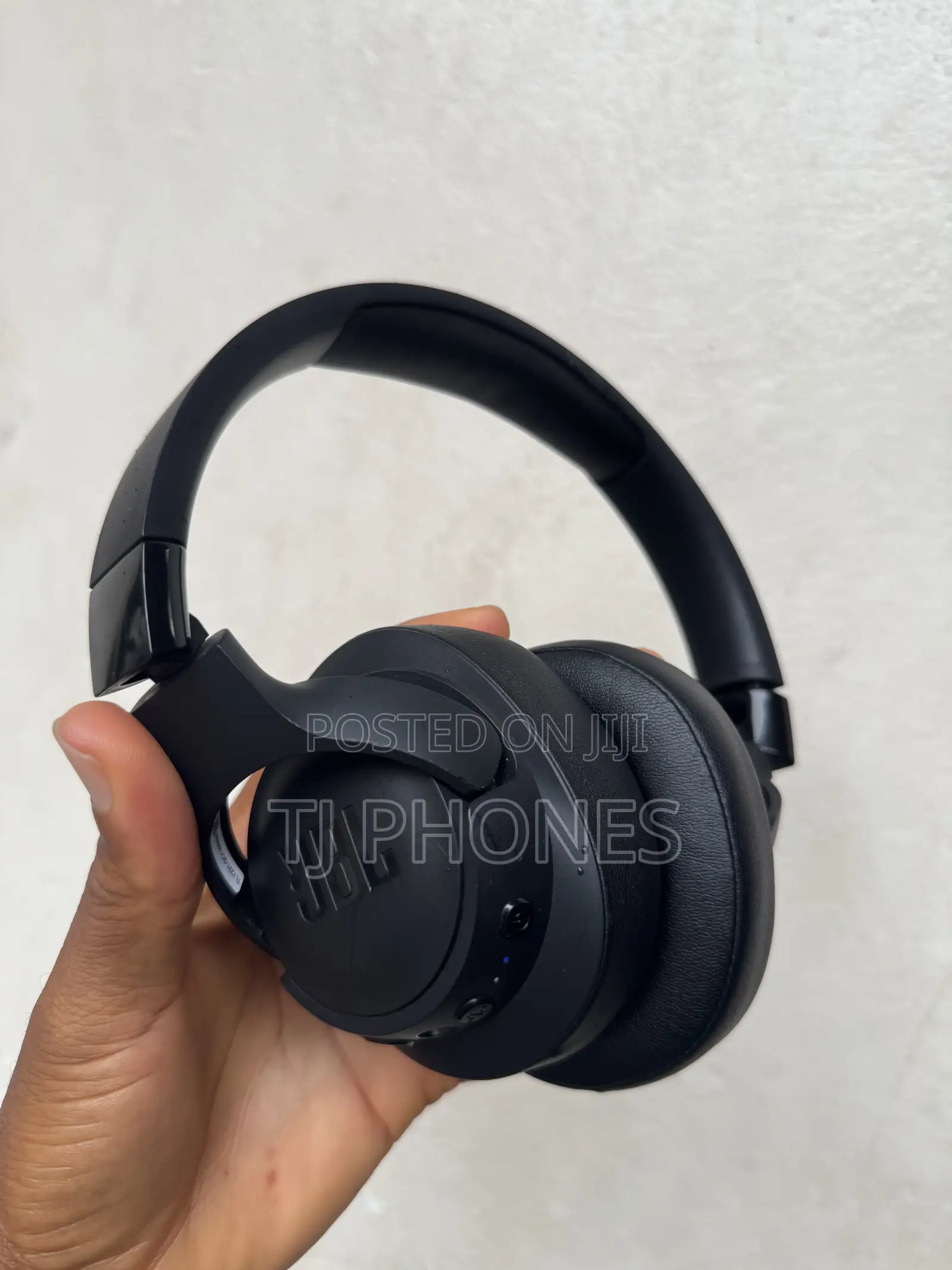 JBL Tune 760nc