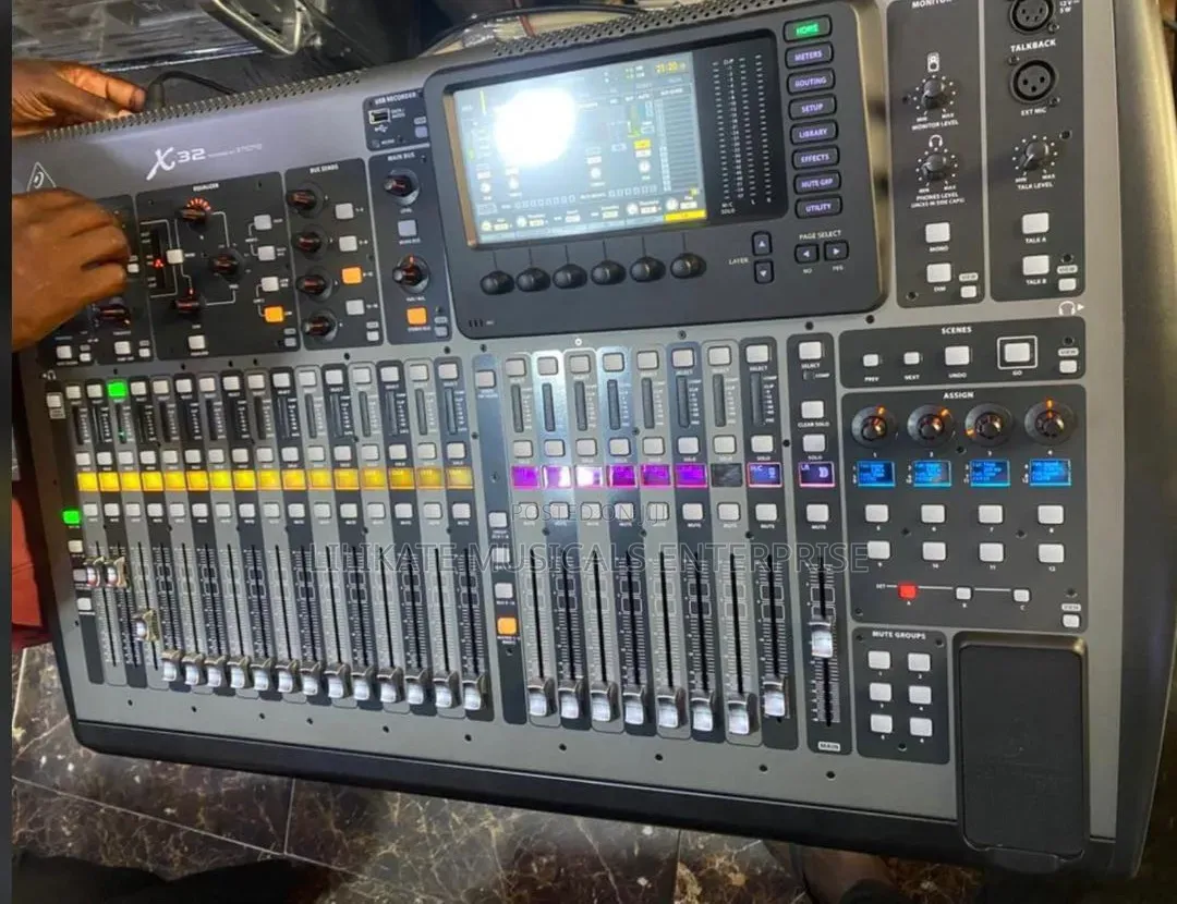 Behringer X-32 Digital Mixer