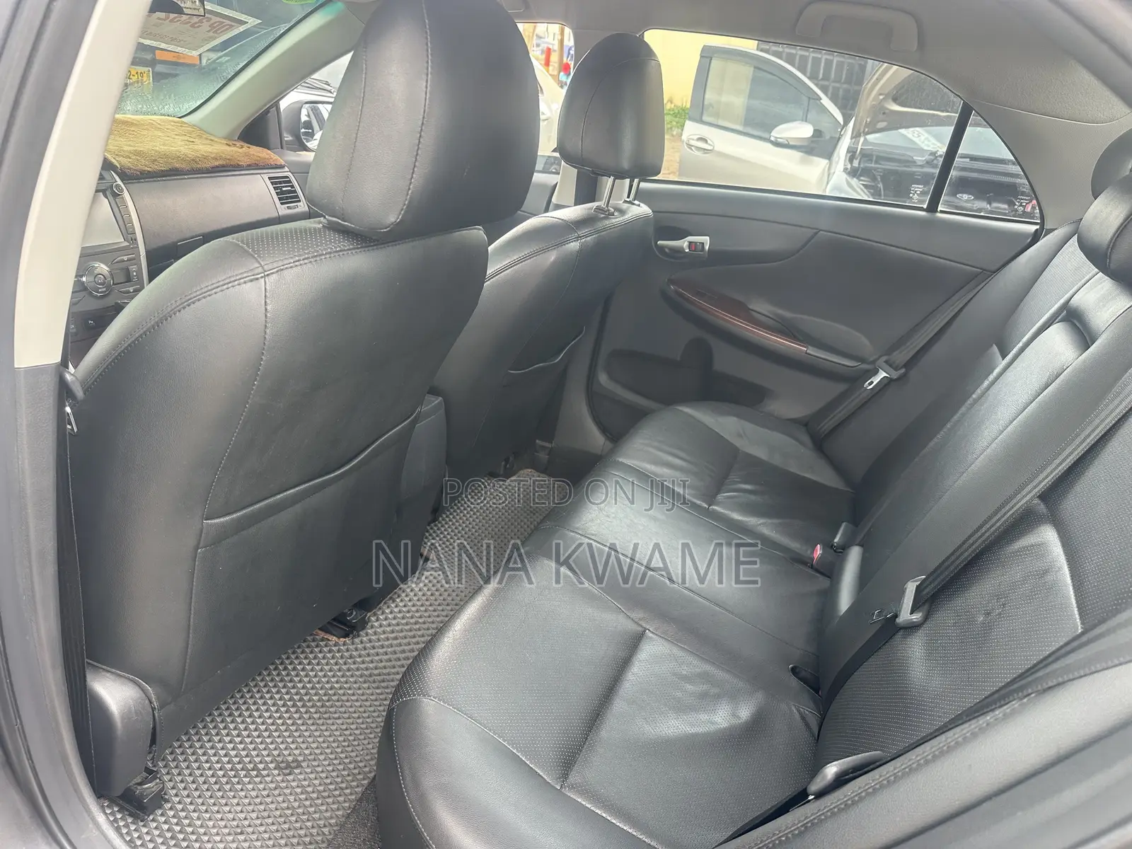 Toyota Corolla L 4dr Sedan (1.8L 4cyl 5M) 2013 Gray
