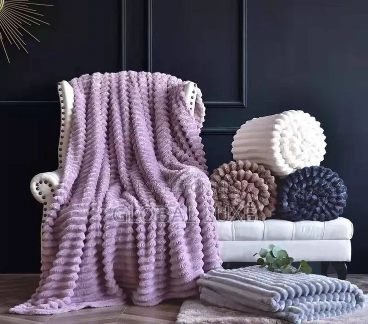 Soft Luxury Blanket – Warm & Comfortable