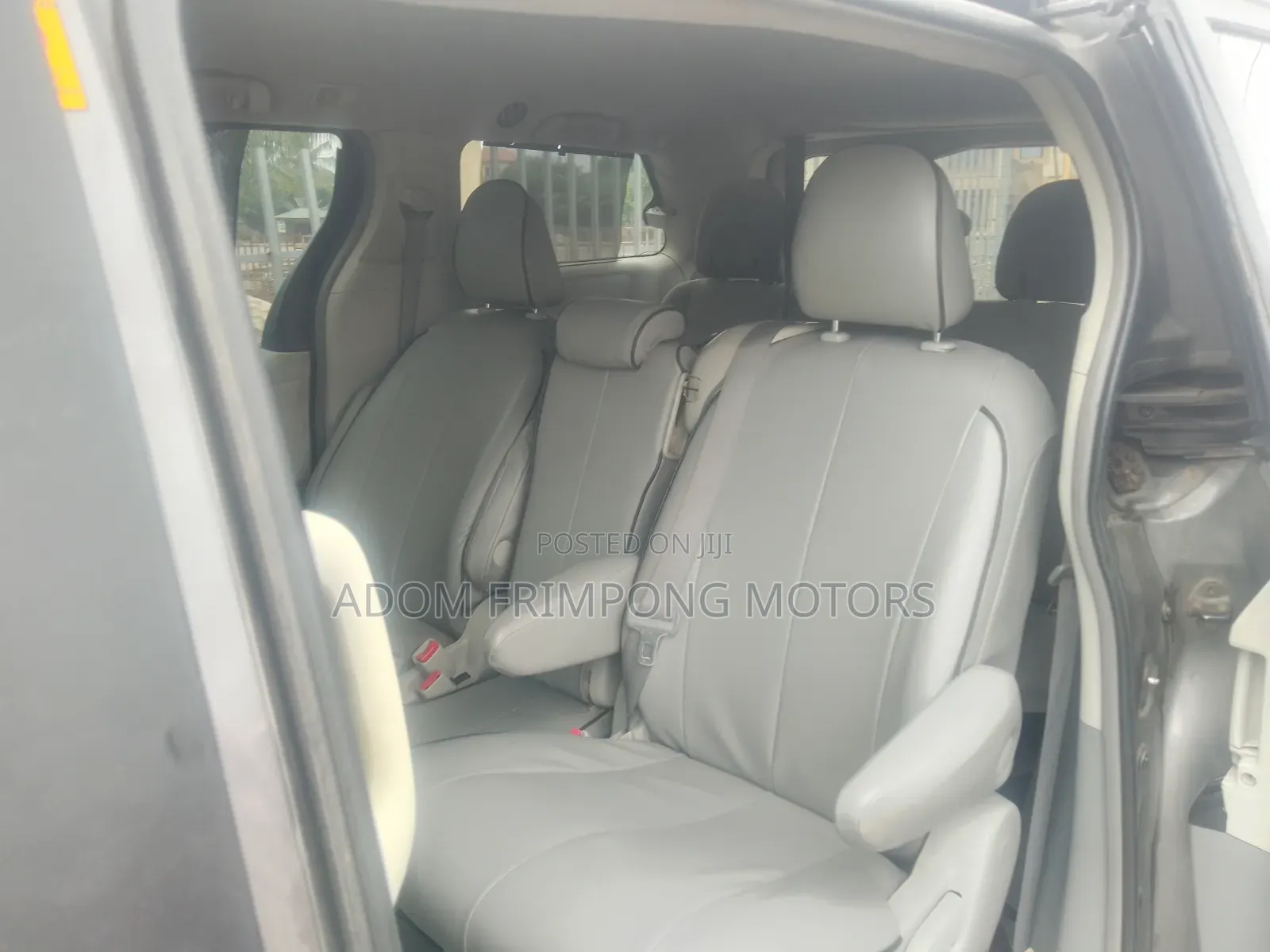 Toyota Sienna 2011 Gray