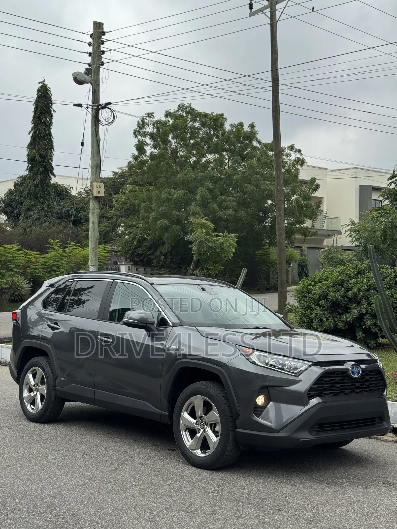 Toyota RAV4 XLE Premium 2021 Gray