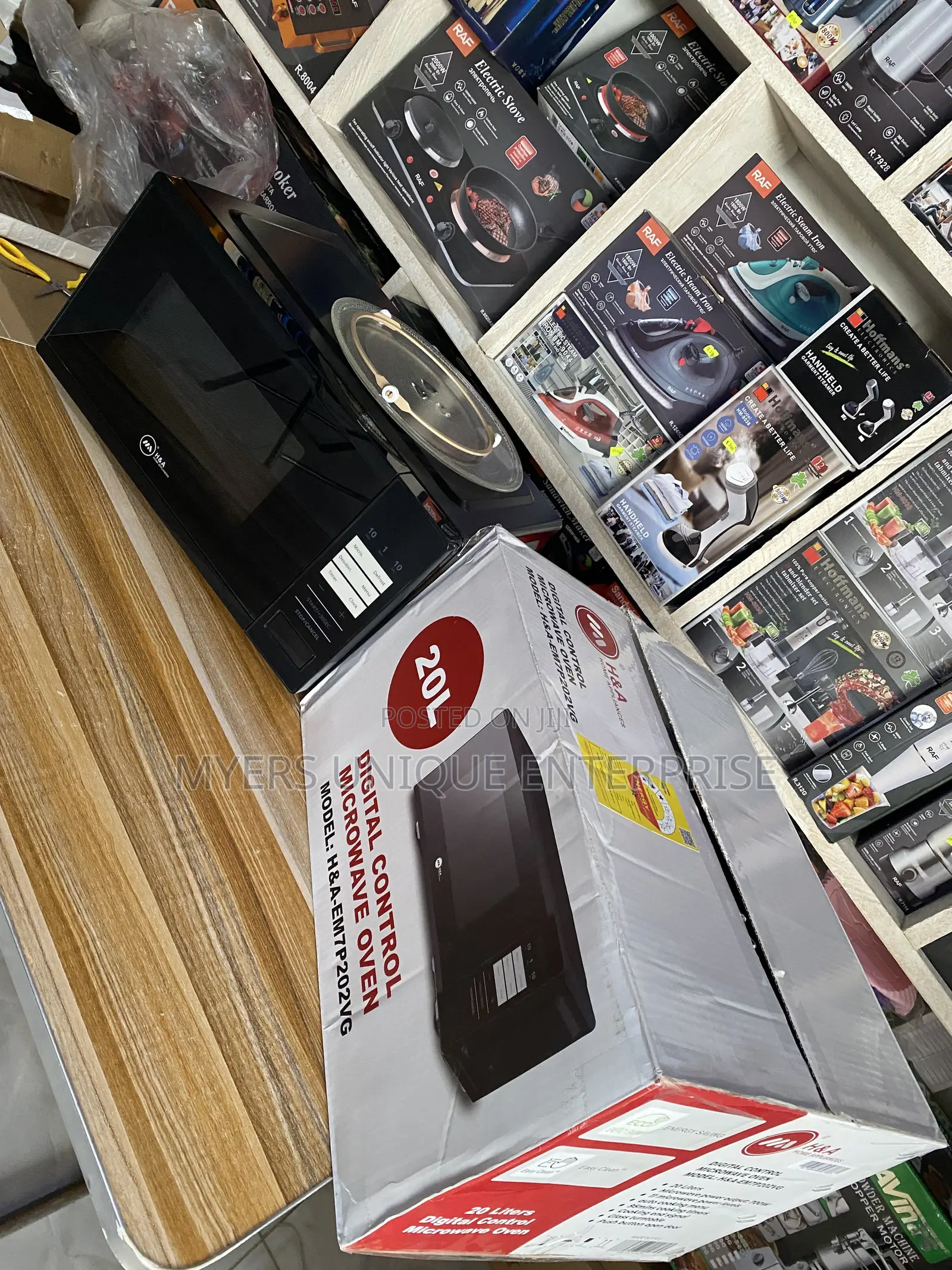 20L Microwave Oven With Digital Control Panel