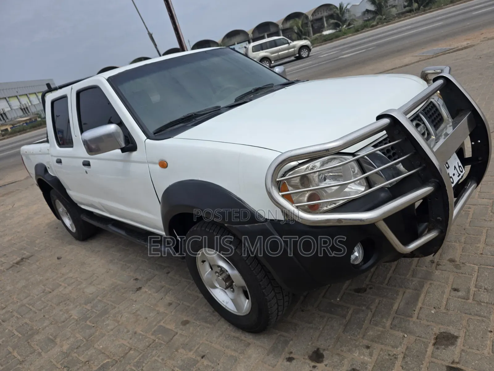 Nissan Pick-Up 2006 White