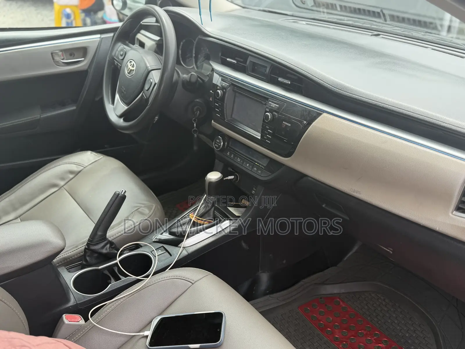 Toyota Corolla LE 4dr Sedan (1.8L 4cyl CVT) 2015 Gray