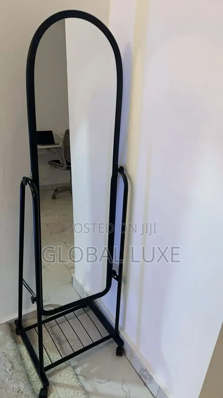 Modern Decorative Wall Mirror – Stylish Home Mirror