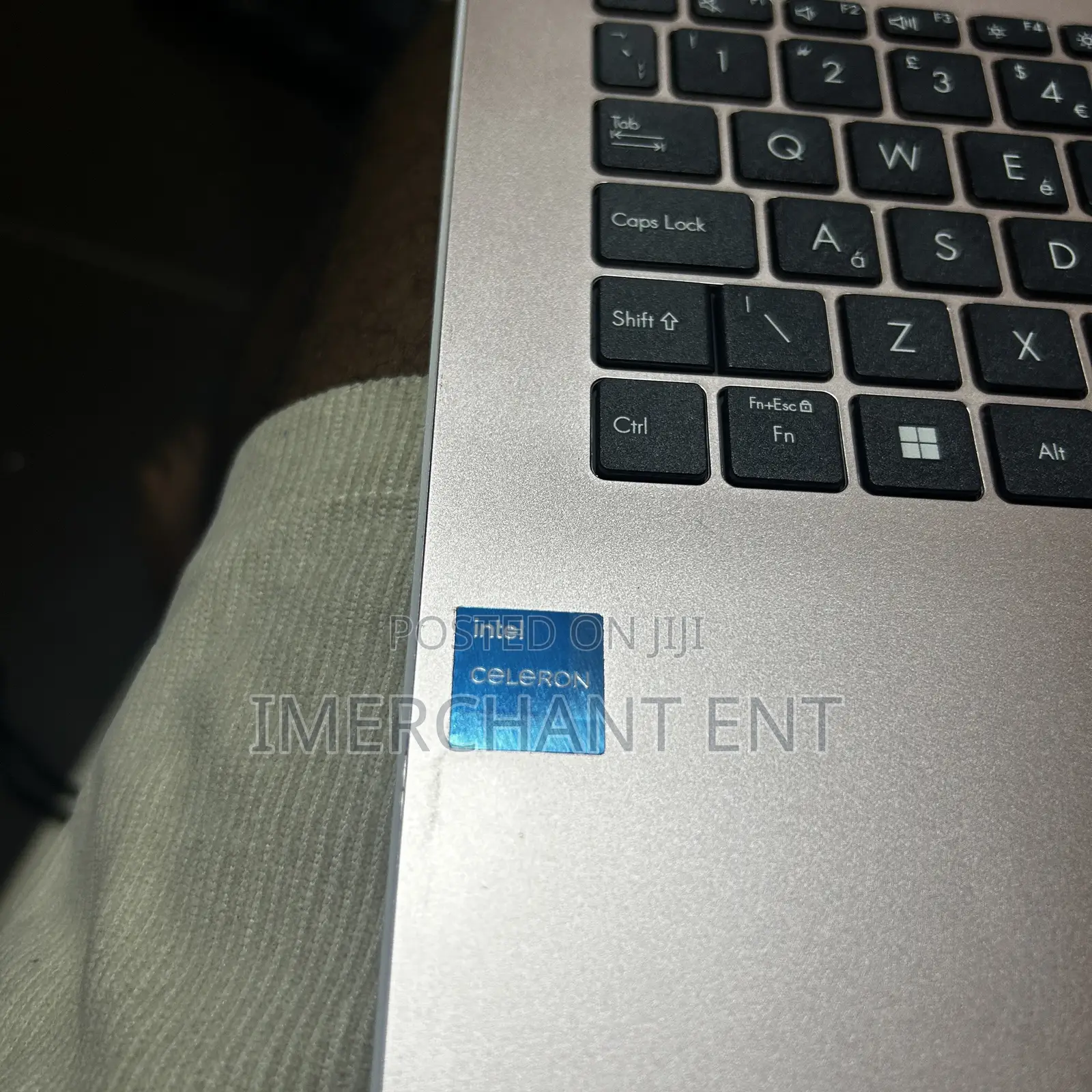 Laptop Asus Vivobook E410M 4GB Intel Celeron SSD 128GB
