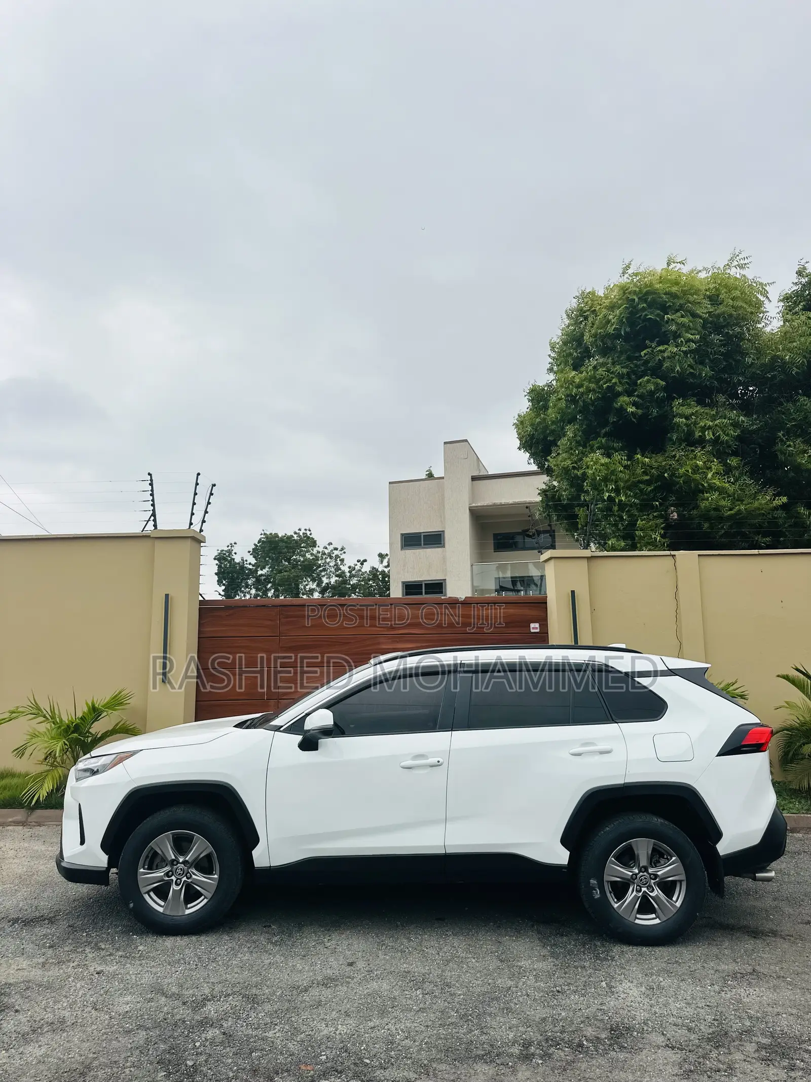 Toyota RAV4 XLE AWD 2024 White