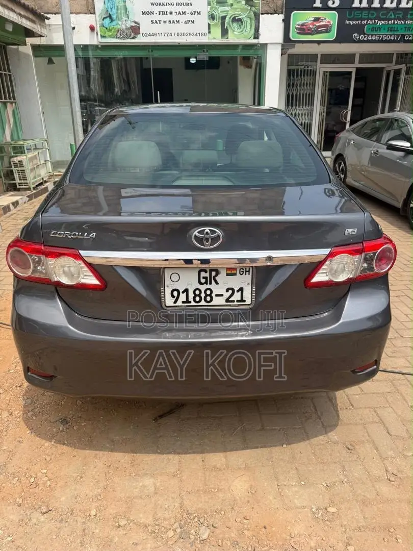 Toyota Corolla LE Special Edition 4dr Sedan (1.8L 4cyl 4A) 2013 Gray