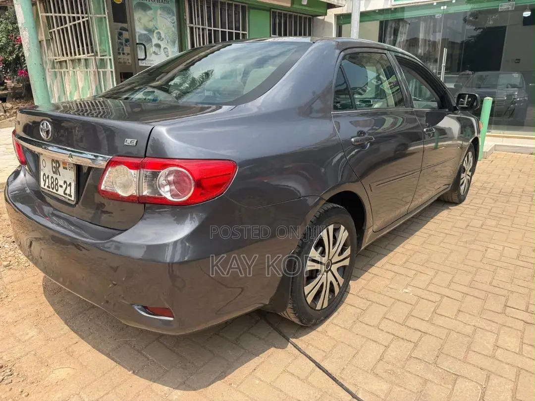 Toyota Corolla LE Special Edition 4dr Sedan (1.8L 4cyl 4A) 2013 Gray