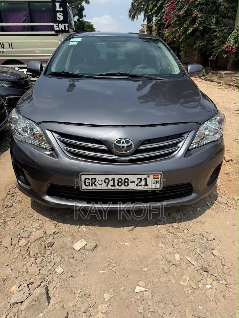 Toyota Corolla LE Special Edition 4dr Sedan (1.8L 4cyl 4A) 2013 Gray