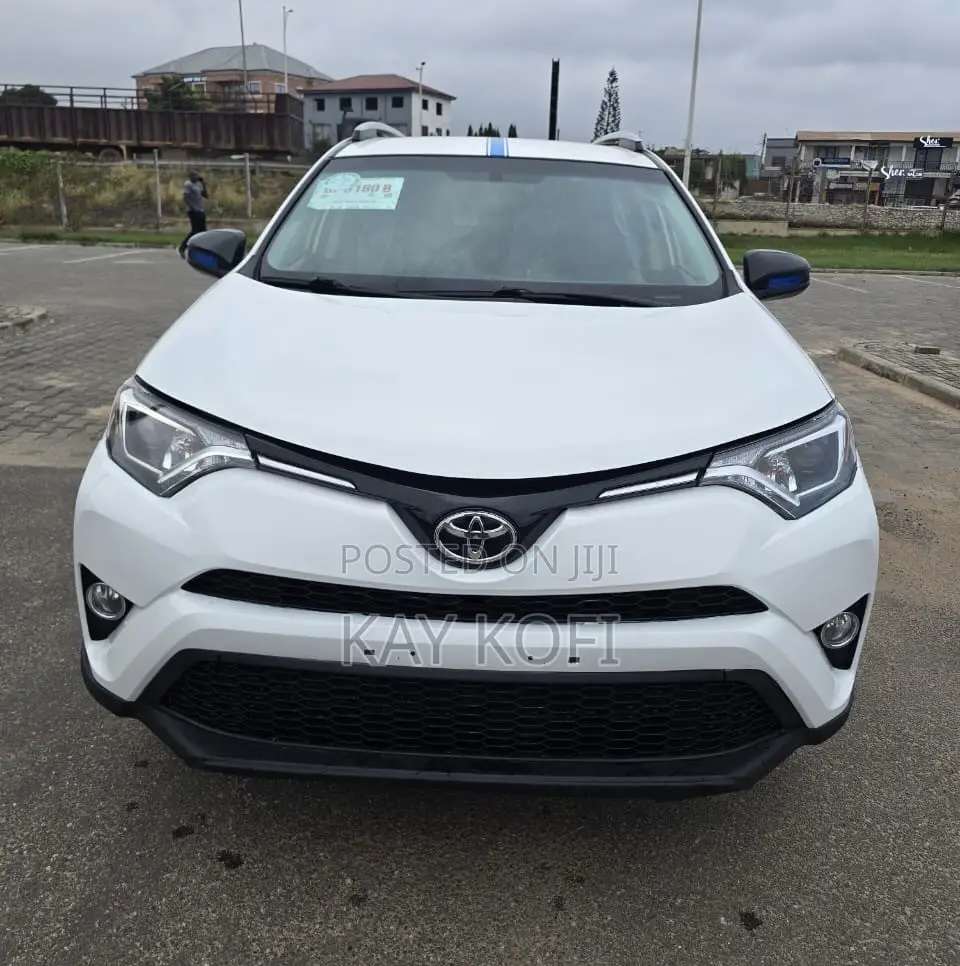Toyota RAV4 LE AWD (2.5L 4cyl 6A) 2017 White