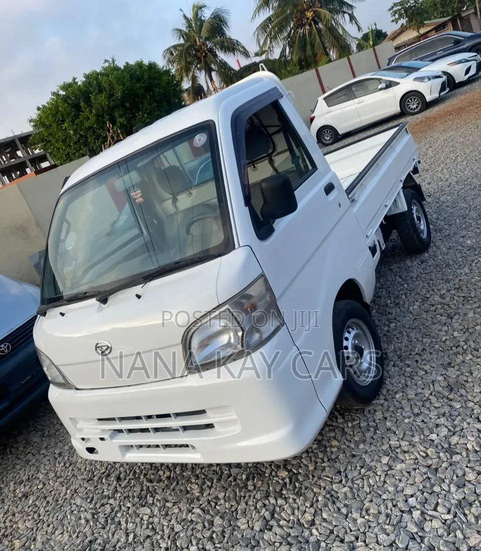 Daihatsu Atrai 2006 White