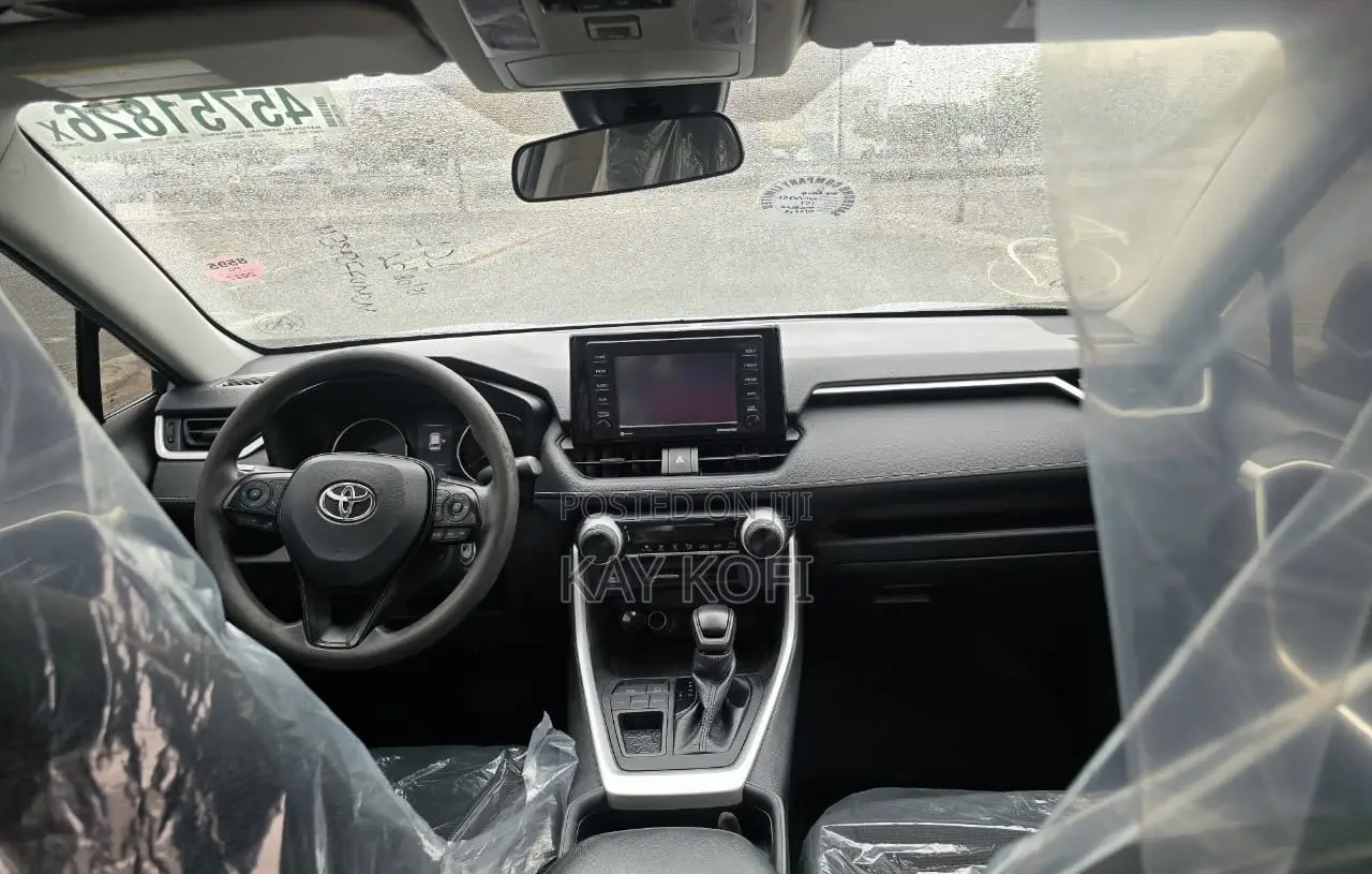 Toyota RAV4 LE 2021 Gray