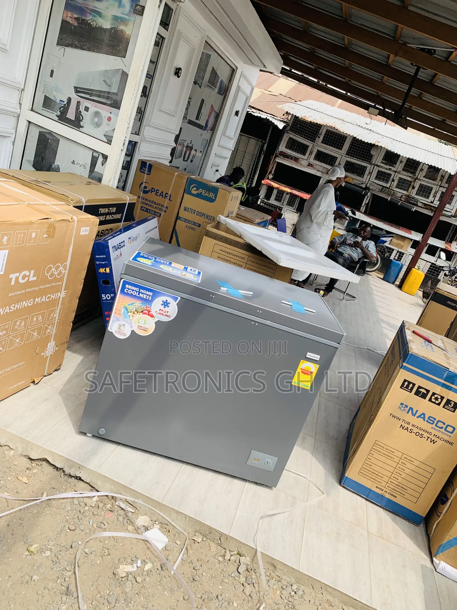 Fabulous Nasco NAS-300FL Single-Door 251L Electric Chest Freezer