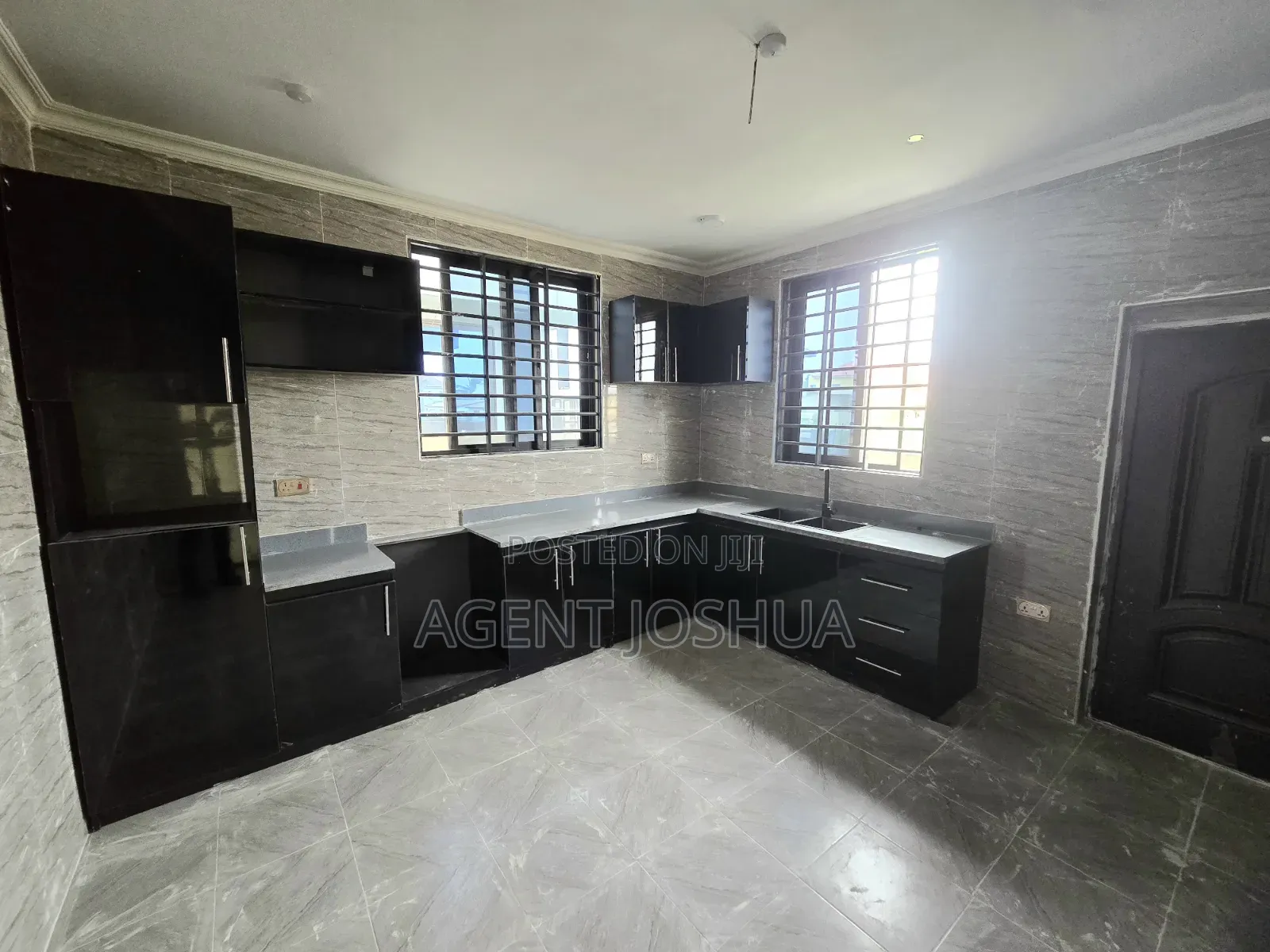 5bdrm House in Manet Junction, Spintex for sale
