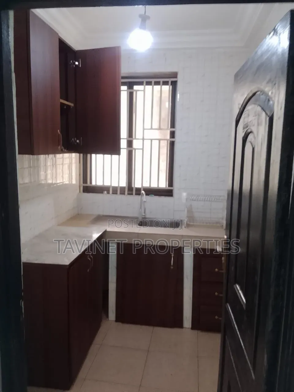 1bdrm Apartment in School Junction for rent