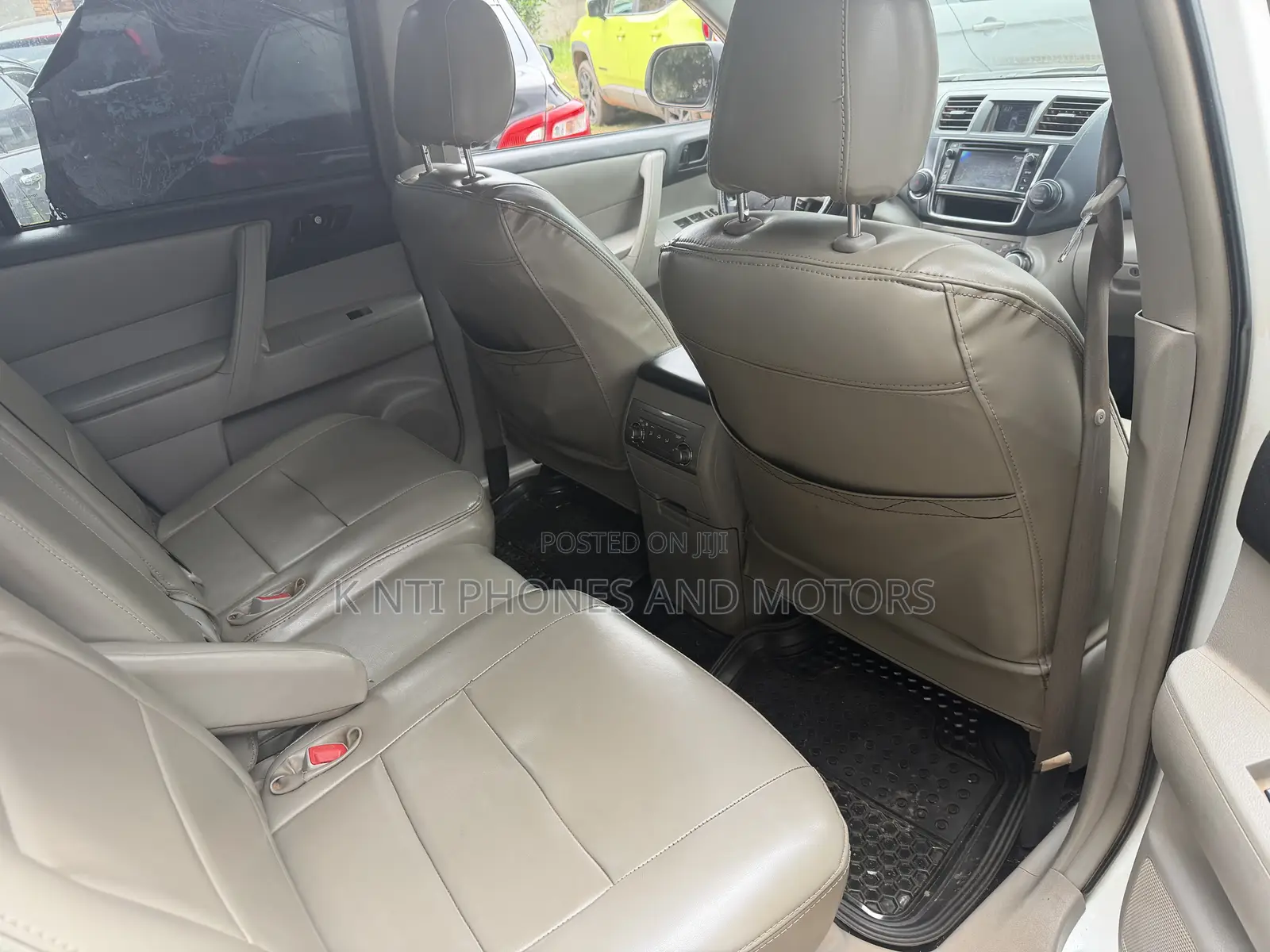 Toyota Highlander Plus 2.7L 2WD 2013 Silver
