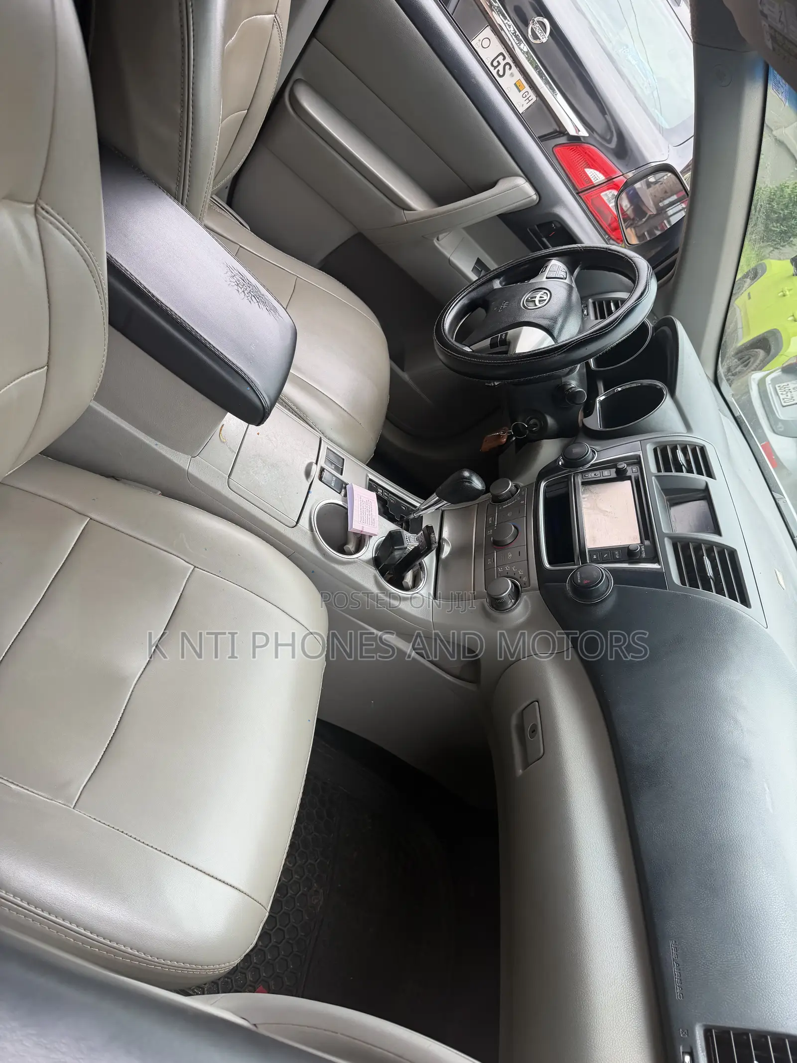 Toyota Highlander Plus 2.7L 2WD 2013 Silver