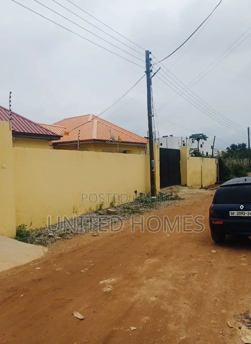2bdrm House in Achimota for sale