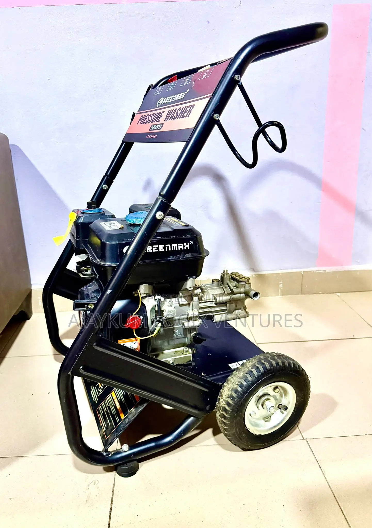 Gasoline Pressure Washer 2,200PSI.