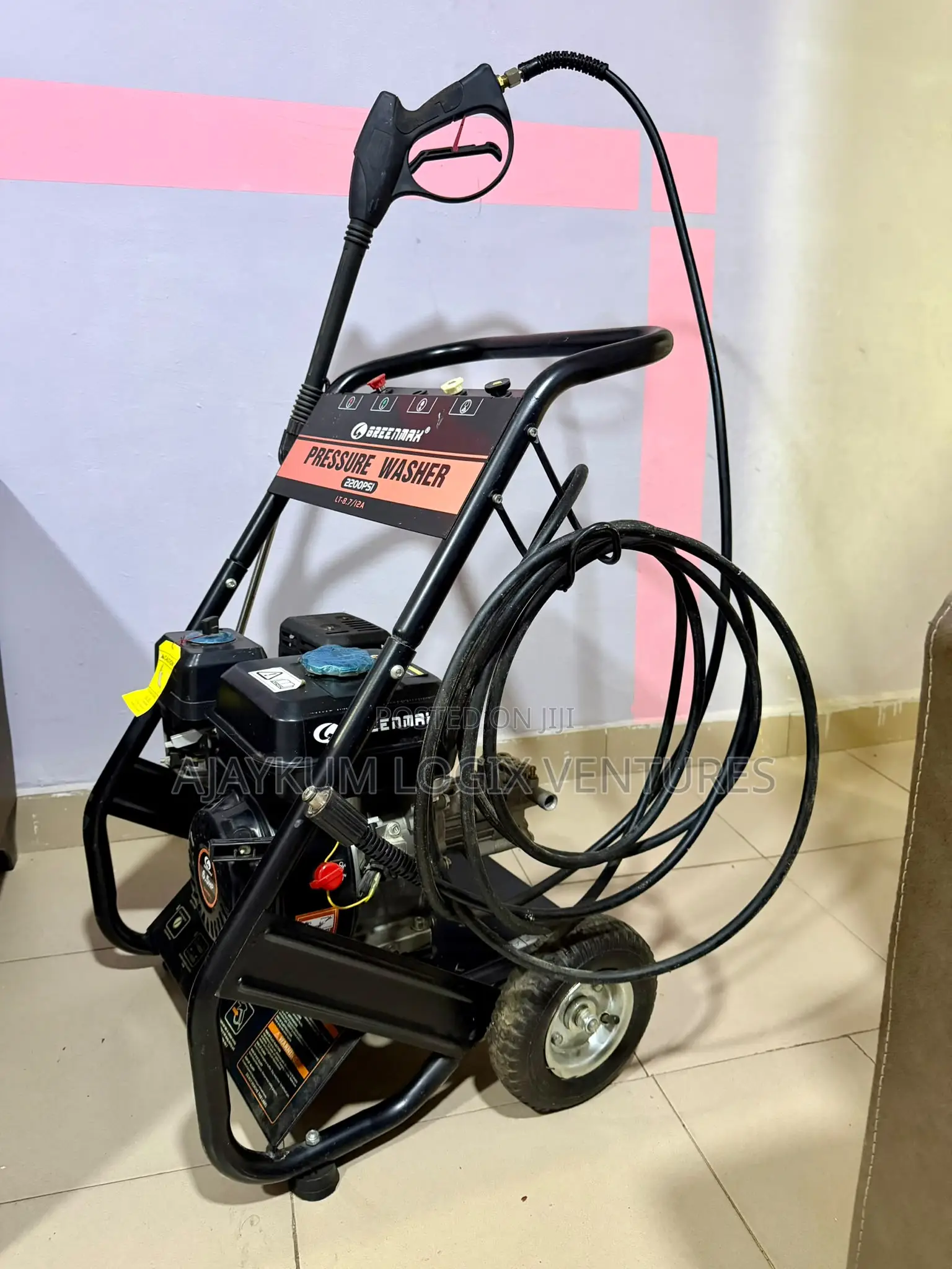 Gasoline Pressure Washer 2,200PSI.