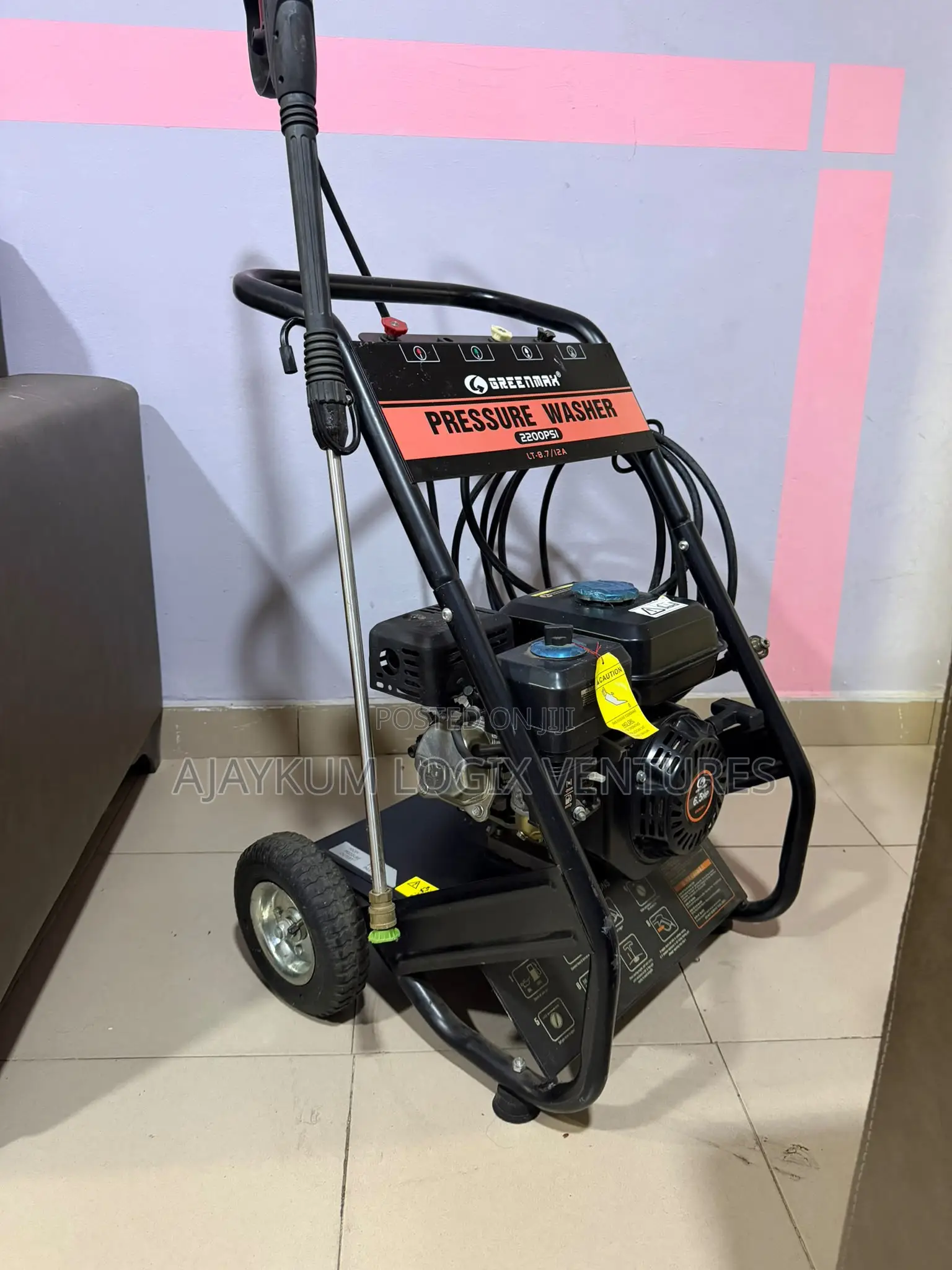 Gasoline Pressure Washer 2,200PSI.