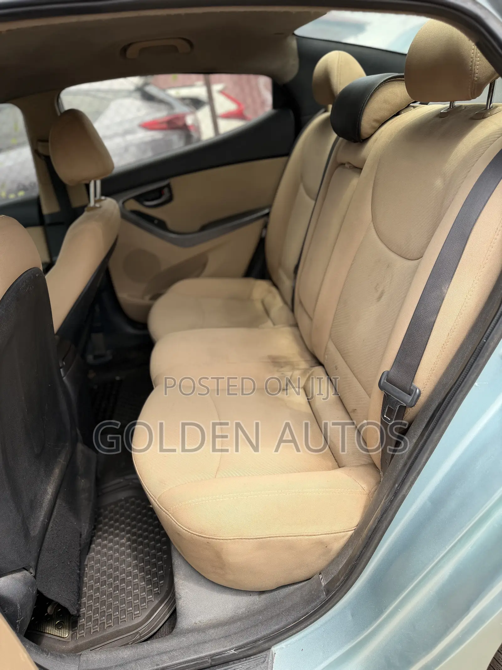 Hyundai Elantra 2012