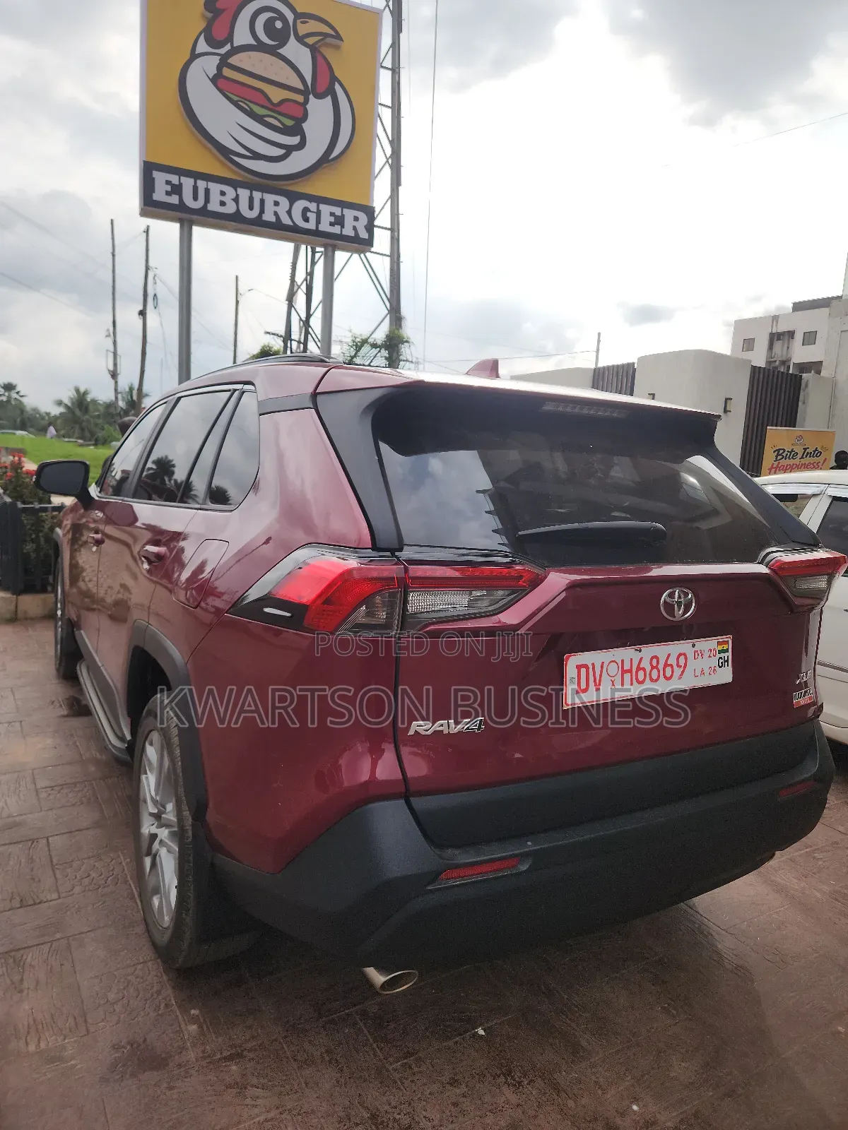 Toyota RAV4 2022 Red