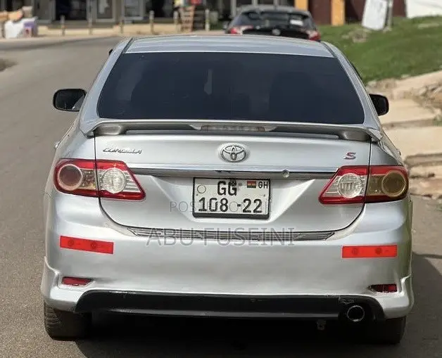 Toyota Corolla 2012 Silver