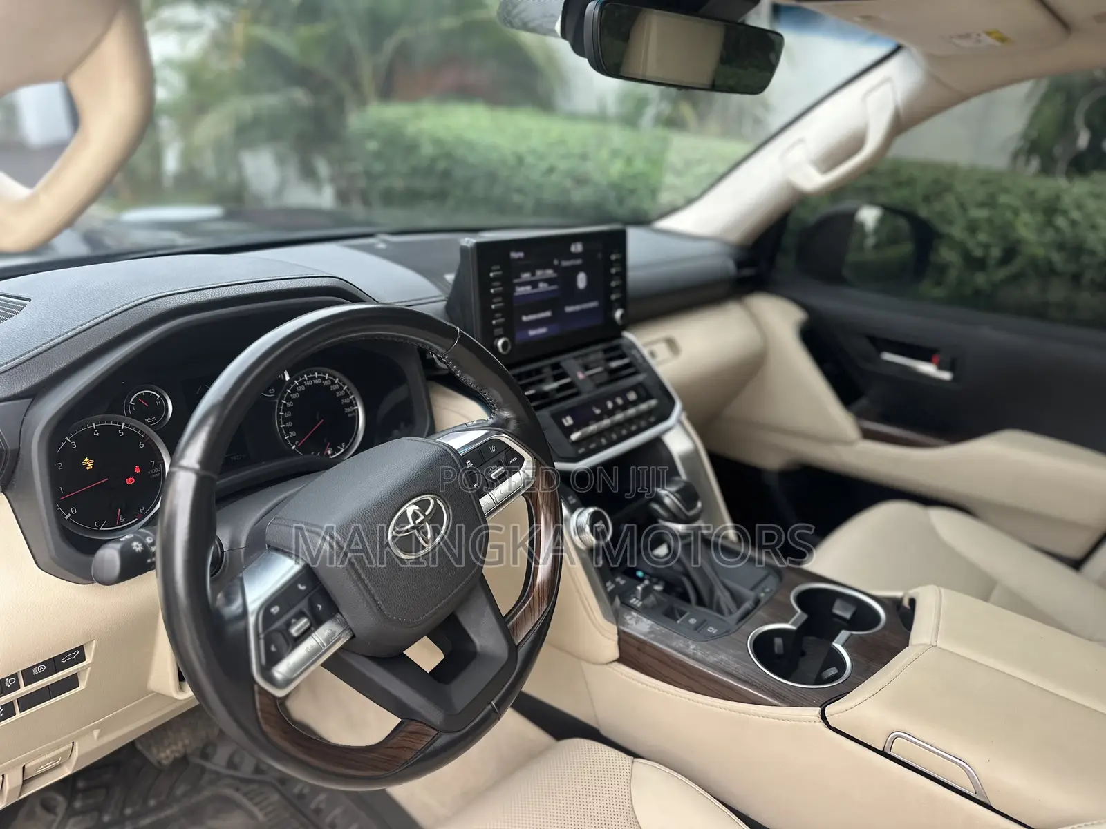 Toyota Land Cruiser LC300 2022 Black