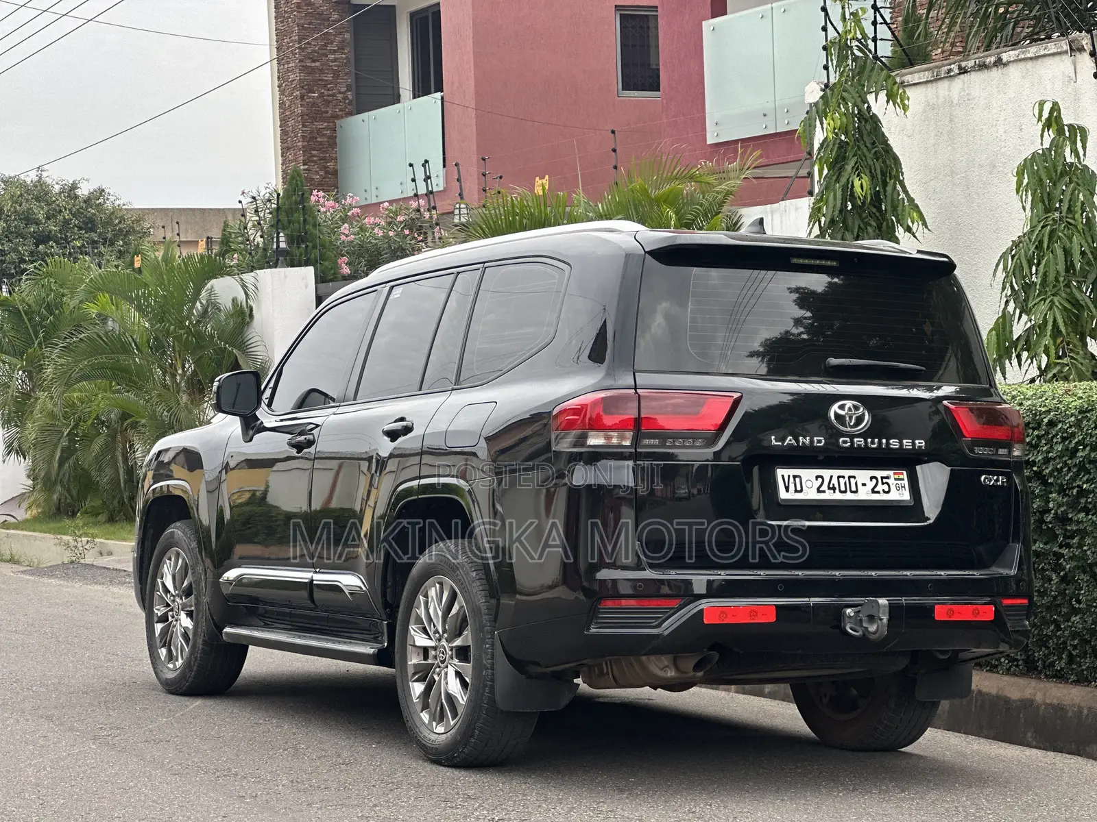 Toyota Land Cruiser LC300 2022 Black