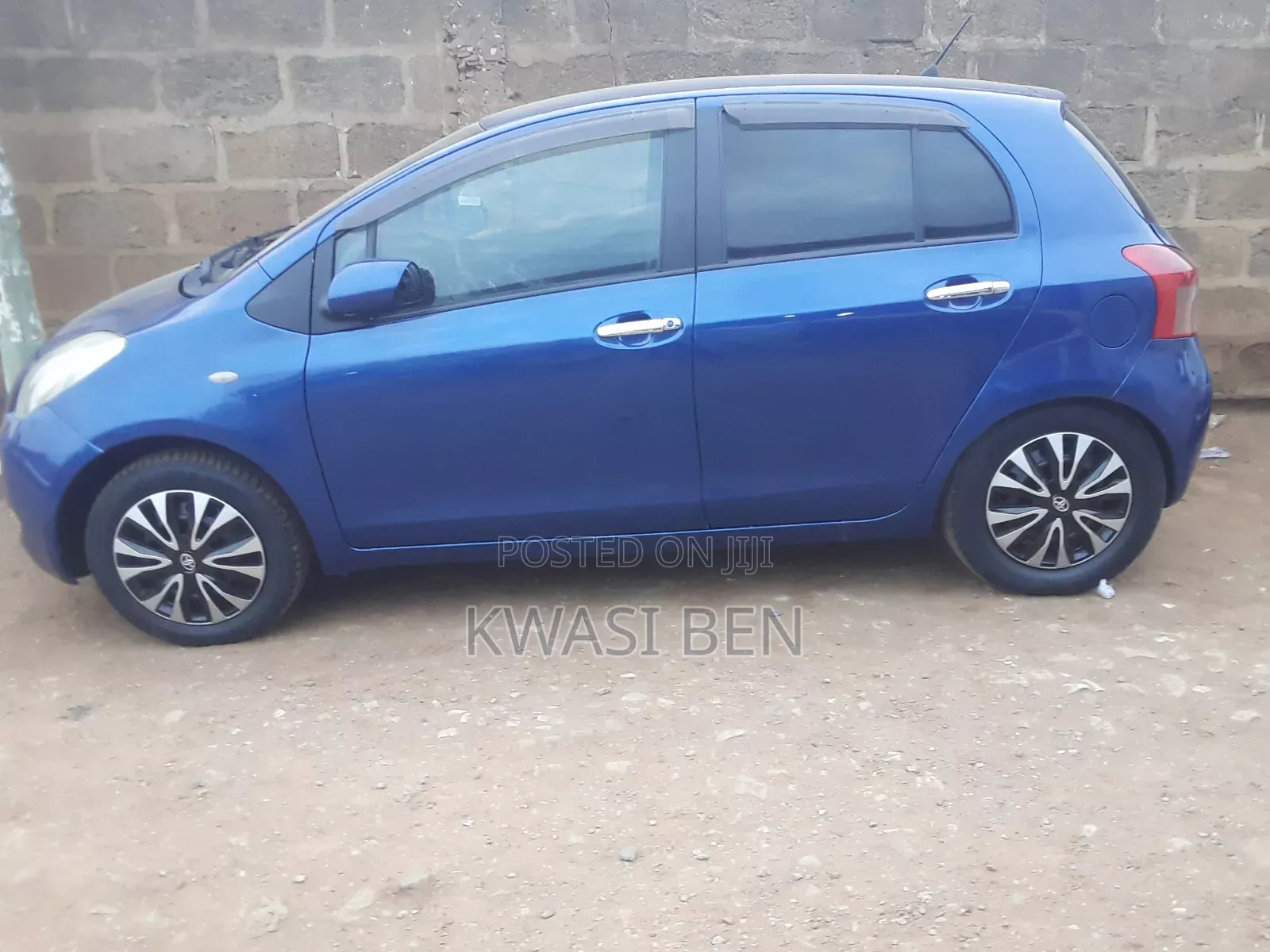 Toyota Vitz 2010 Blue