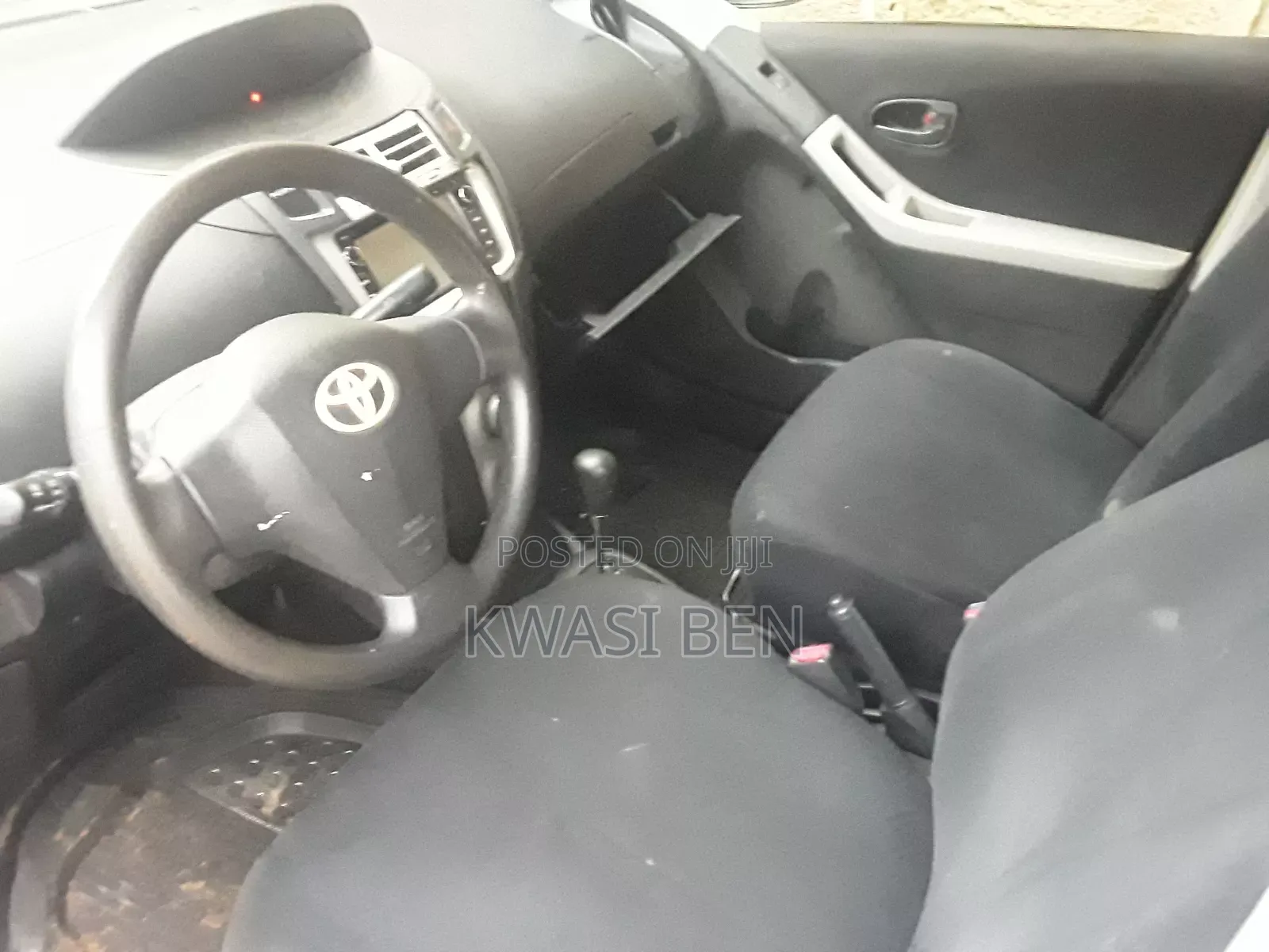 Toyota Vitz 2010 Blue