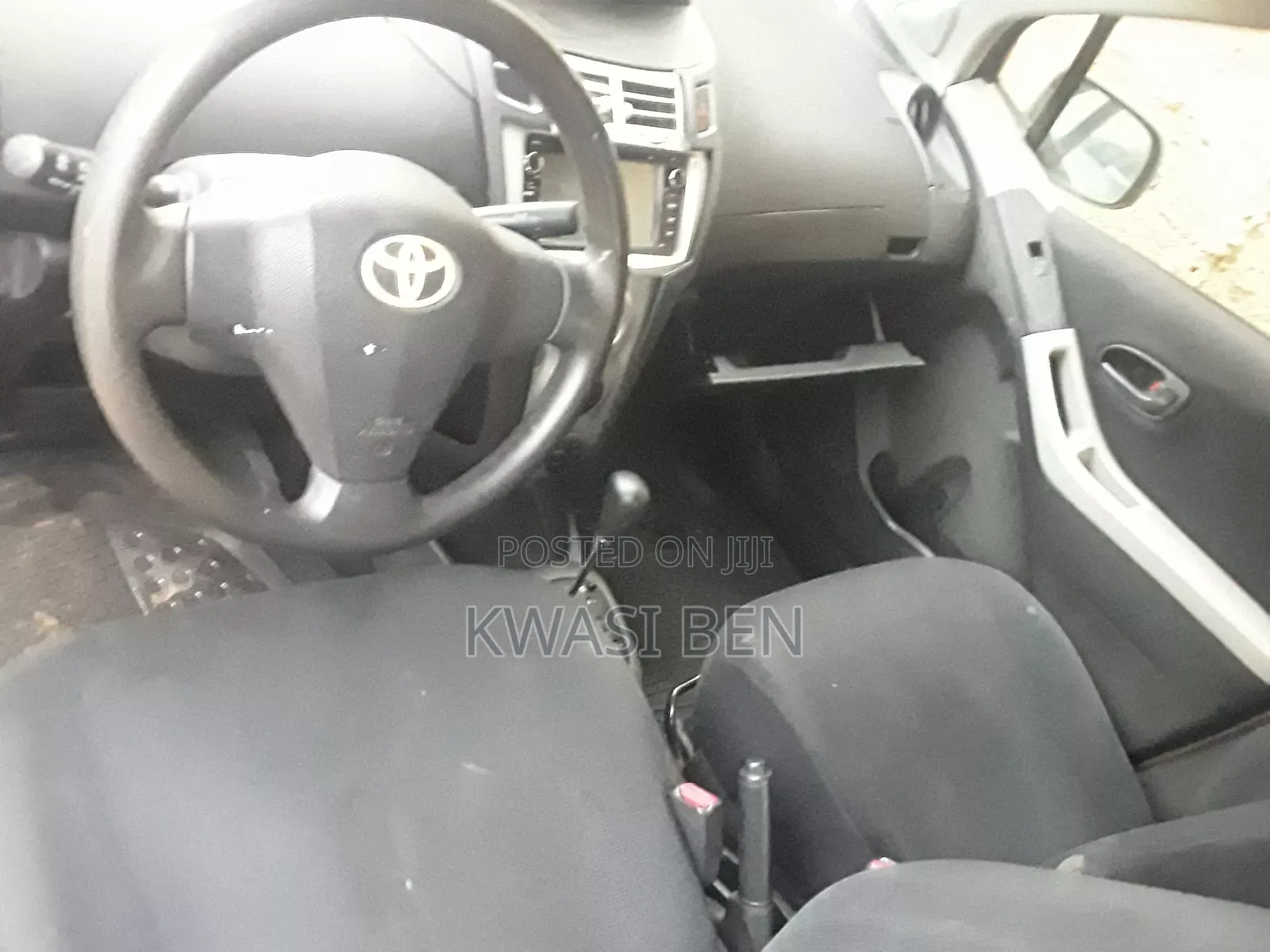 Toyota Vitz 2010 Blue
