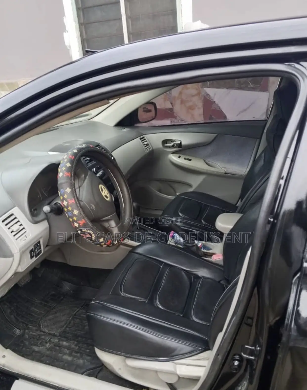 Toyota Corolla Base 4dr Sedan (1.8L 4cyl 5M) 2010 Gray