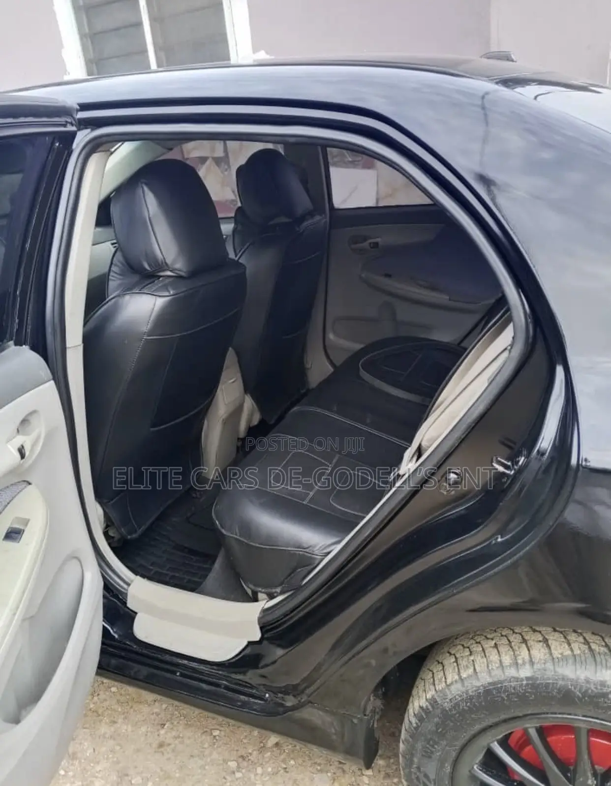 Toyota Corolla Base 4dr Sedan (1.8L 4cyl 5M) 2010 Gray