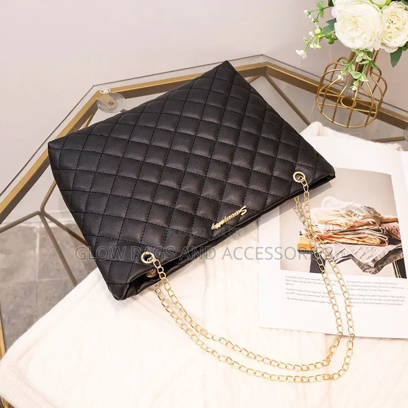 Quilted Chain Shoulder Tote Bag