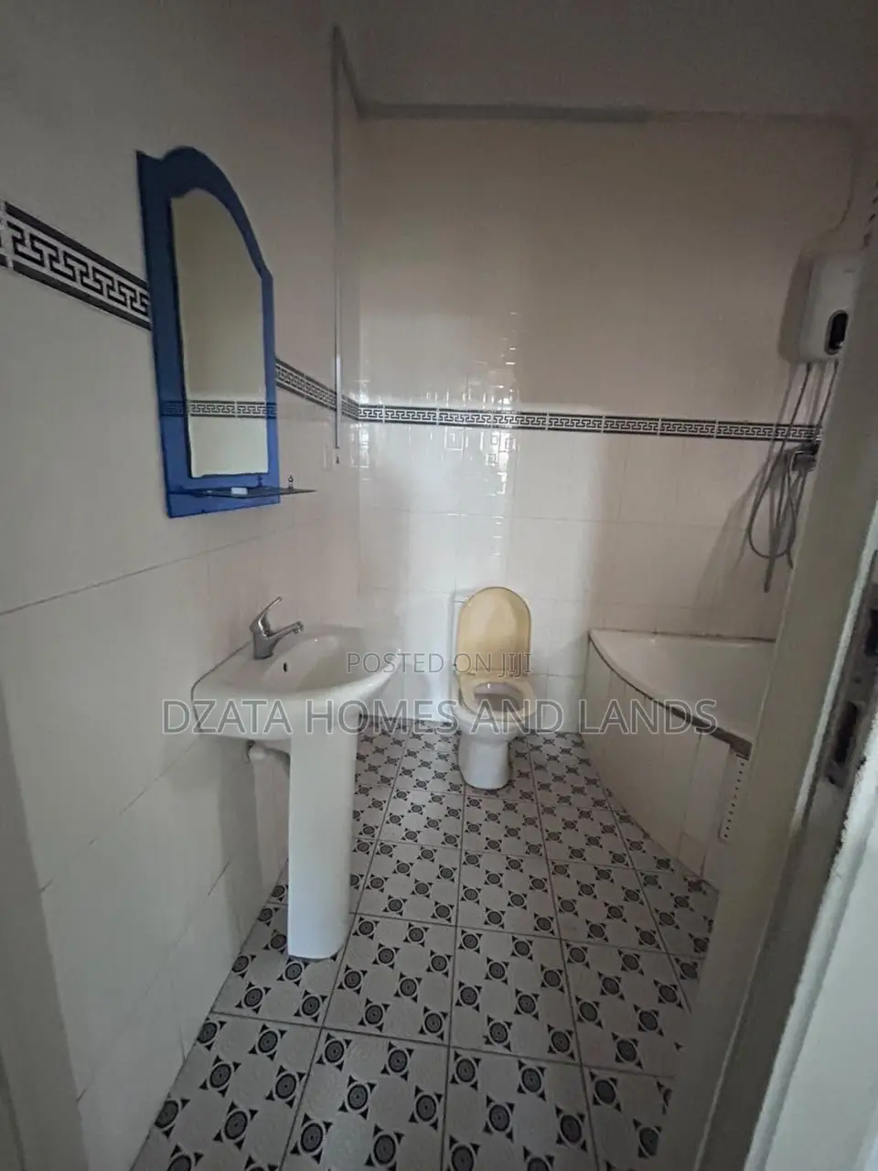 3bdrm House in Collins Dawda, Spintex for rent