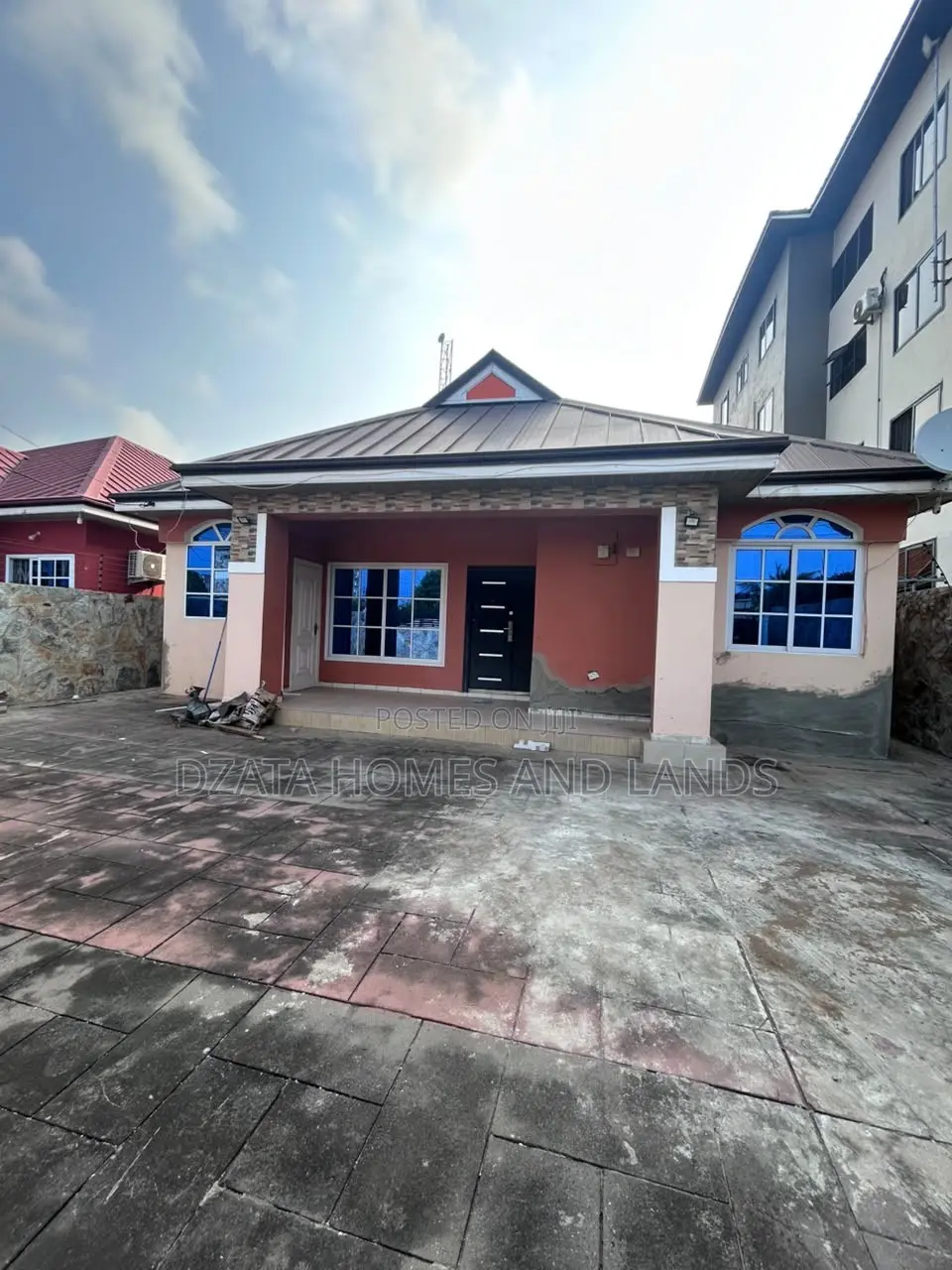 3bdrm House in Collins Dawda, Spintex for rent