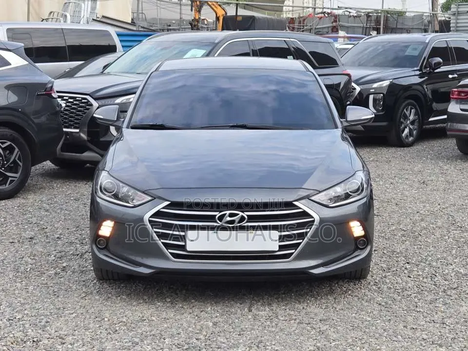 Hyundai Avante 2018 Gray