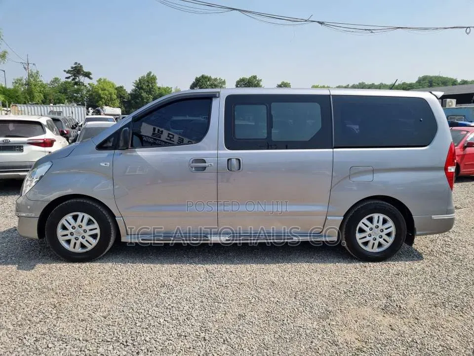 Hyundai Starex 2018 Grey